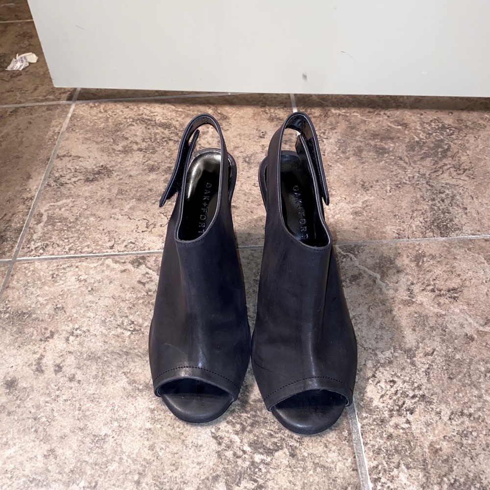OAK + FORT Black Mules Size 7 - Picture 2 of 2